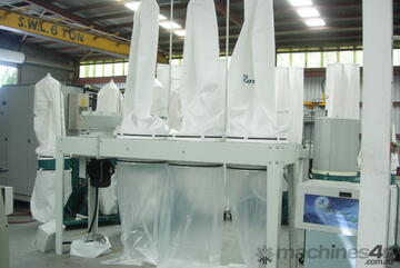 ROMAC SF 100 TRIPLE BAG DUST COLLECTOR