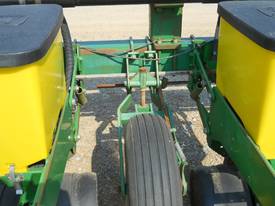 John Deere MaxEmerge Plus 1700 - picture0' - Click to enlarge