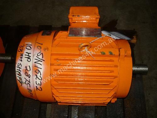 TOSHIBA 10HP 3 PHASE ELECTRIC MOTOR/ 2875RPM