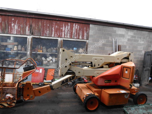 caption JLG N40e electric , 2wd , knuckle boom