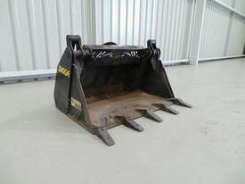 2011 Digga 4-In-1 Bucket - picture0' - Click to enlarge