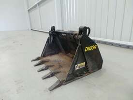 2011 Digga 4-In-1 Bucket - picture2' - Click to enlarge