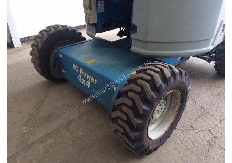 caption GENIE KNUCKLE BOOM 10 MTRS