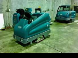 Tennant t15 ride on scrubber - Hire - picture0' - Click to enlarge