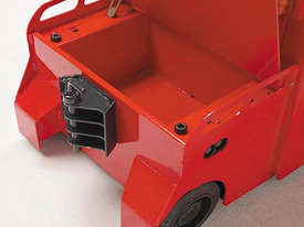 Linde Series 132 P30 Electric Tow Tractors - picture1' - Click to enlarge