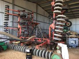 Morris 9000 Air seeder Complete Multi Brand Seeding/Planting Equip - picture0' - Click to enlarge