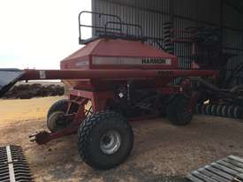Morris 9000 Air seeder Complete Multi Brand Seeding/Planting Equip - picture1' - Click to enlarge