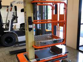 JLG Ecolift70 manual lifter - picture0' - Click to enlarge