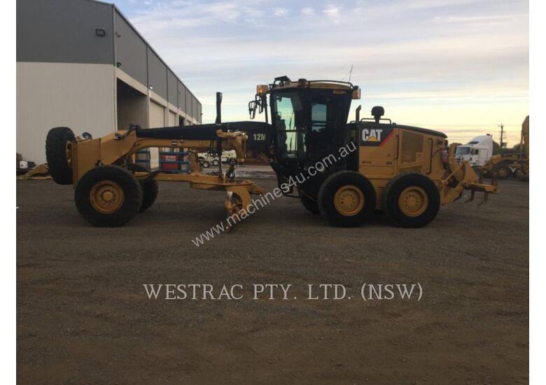 caption CATERPILLAR 12M Motor Graders