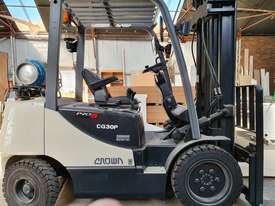 Fork lift like new - picture0' - Click to enlarge