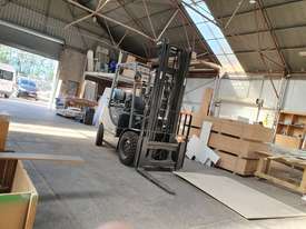 Fork lift like new - picture1' - Click to enlarge