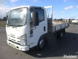 2010 Isuzu NLR 200 Short - picture2' - Click to enlarge