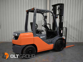 Toyota 3 Tonne Diesel Forklift 2 Stage 4000mm Lift Height Sideshift Low Hours - picture1' - Click to enlarge