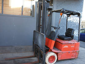 Linde E15 Electric Forklift - picture0' - Click to enlarge