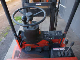 Linde E15 Electric Forklift - picture1' - Click to enlarge