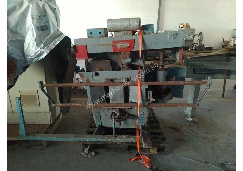 caption Invicta Delta Spindle Machine