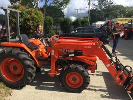 Kubota GL27 tractor  - picture2' - Click to enlarge