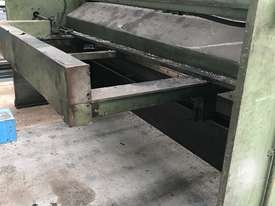 Used Hydracut 3000mm 3mm Guillotine - picture2' - Click to enlarge