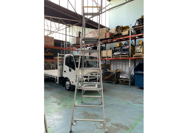 Used Indalex Indalex 3 4m Aluminum Platform Step Ladder Heavy Duty Pro