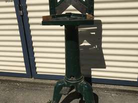 Mitre Guillotine - picture0' - Click to enlarge