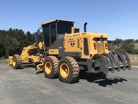 Mountain Raise Grader PY220 As new under 30 hours  - picture0' - Click to enlarge