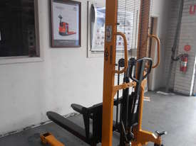 Hangcha 1 ton pallet truck - picture1' - Click to enlarge