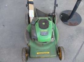 John Deere JS38 Mower - picture1' - Click to enlarge