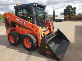 DEMO 2019 KUBOTA SSV65 SKIDSTEER LOADER WITH ONLY 7 HOURS. FULLY OPTIONED UNIT - picture0' - Click to enlarge