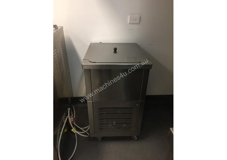 caption Complete Ice Cream Making System