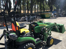 John Deere 1026R FWA/4WD Tractor - picture0' - Click to enlarge