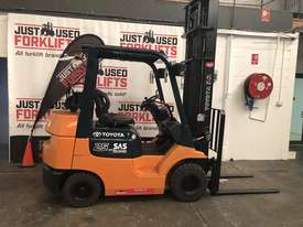 42-7FGK25 11348 2.5 ton 2500 kg COMPACT DUAL FUEL LPG / PETROL FORKLIFT 4 METER 2 STAGE MAST - picture0' - Click to enlarge