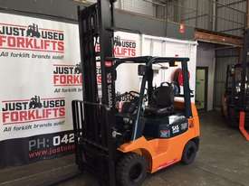 42-7FGK25 11348 2.5 ton 2500 kg COMPACT DUAL FUEL LPG / PETROL FORKLIFT 4 METER 2 STAGE MAST - picture1' - Click to enlarge