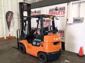 42-7FGK25 11348 2.5 ton 2500 kg COMPACT DUAL FUEL LPG / PETROL FORKLIFT 4 METER 2 STAGE MAST - picture2' - Click to enlarge