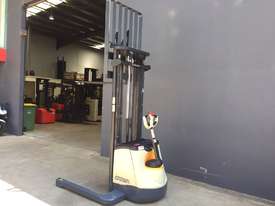Crown SX3000 Walkie Stacker - Full Refurbished - picture0' - Click to enlarge