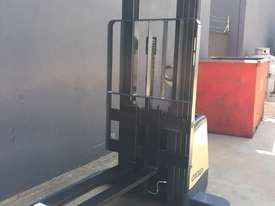 Crown SX3000 Walkie Stacker - Full Refurbished - picture2' - Click to enlarge