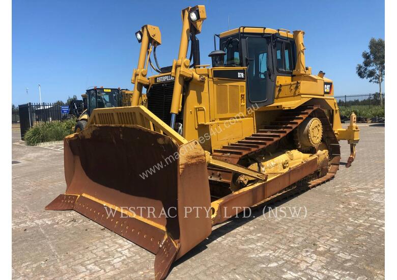caption CATERPILLAR D7RII Track Type Tractors