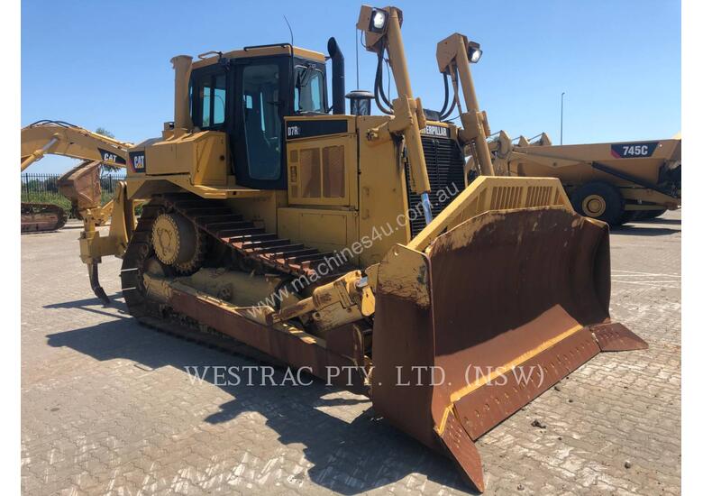 caption CATERPILLAR D7RII Track Type Tractors