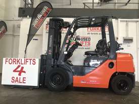 TOYOTA 8FG25 40282 2.5 TON 2500 KG CAPACITY LPG GAS FORKLIFT 4500 3 STAGE CONTAINER MAST. - picture0' - Click to enlarge