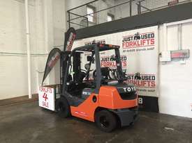 TOYOTA 8FG25 40282 2.5 TON 2500 KG CAPACITY LPG GAS FORKLIFT 4500 3 STAGE CONTAINER MAST. - picture1' - Click to enlarge