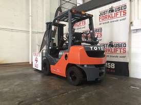 TOYOTA 8FG25 40282 2.5 TON 2500 KG CAPACITY LPG GAS FORKLIFT 4500 3 STAGE CONTAINER MAST. - picture2' - Click to enlarge