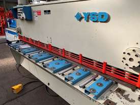 YSD QVN 3100 mm x 6.35 mm Guillotine - picture0' - Click to enlarge
