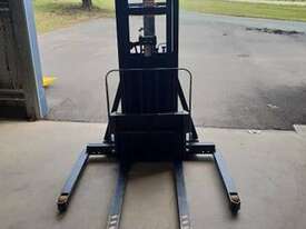 NEAR NEW Cown M- series Walkie Stacker - picture1' - Click to enlarge