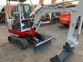 2004 TAKEUCHI TB016 - picture2' - Click to enlarge