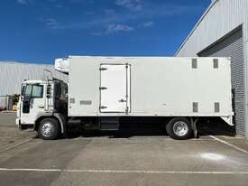 Volvo FL250 (FL6H) 4 x 2 Refrigerated Truck - picture1' - Click to enlarge