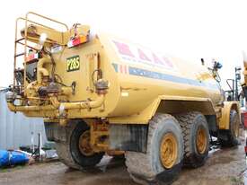 Caterpillar 735 Water Truck - picture2' - Click to enlarge