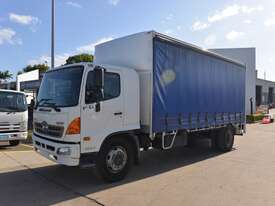 2010 HINO FG 500 - Tautliner Truck - Tail Lift - picture0' - Click to enlarge