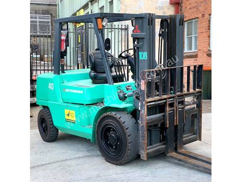Mitsubishi 4T Diesel Forklift with Container Mast FOR SALE