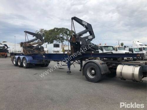 2009 Hammar Tri Axle Side Lifter