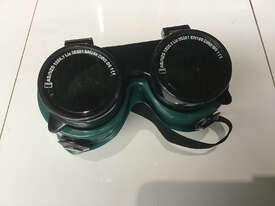 Prosafe Welding Goggles - Lift Up Shade 5 - 550126 - picture2' - Click to enlarge