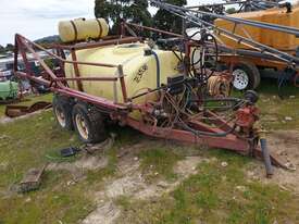 HARDI TRAILING BOOM SPRAYER - picture0' - Click to enlarge